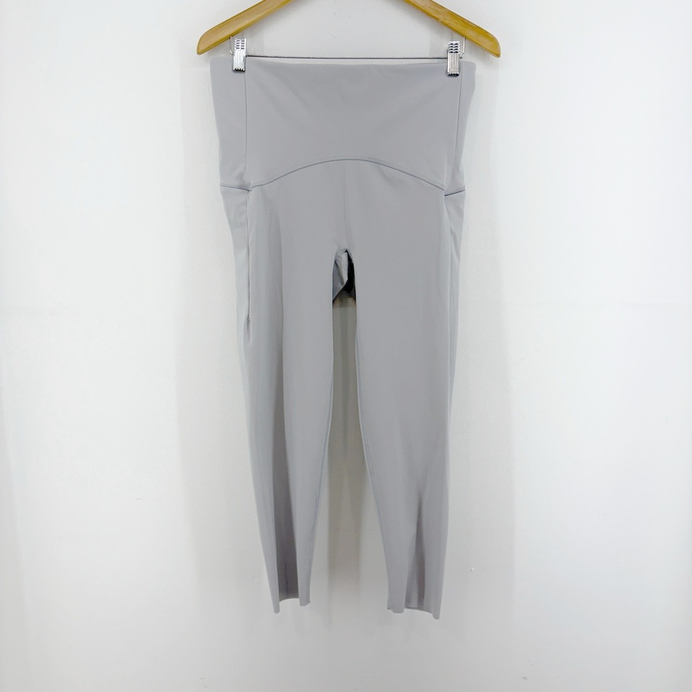 SPANXshape Booty Boost Side Pocket Cropped Leggings High Waisted Light Gray XL